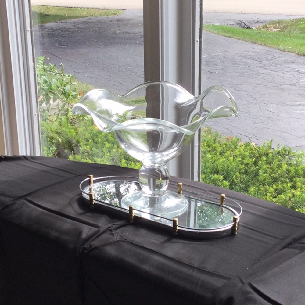 Pedestal bowl
